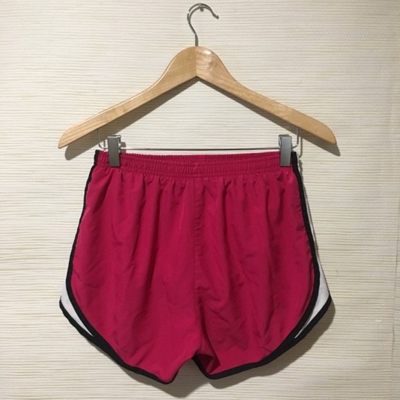 Nike classic fuchsia pink workout shorts - Picture 4 of 8